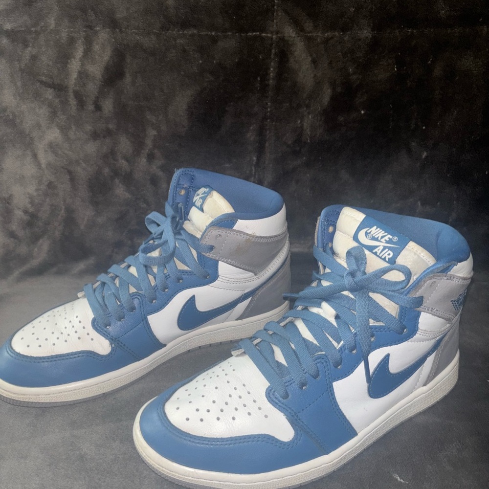 Nike Air Men's Blue and White Sneakers